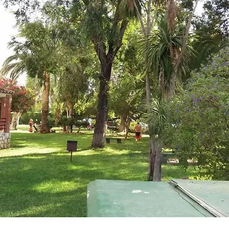 Cosy With Seaviews, Pool Close To Beach.