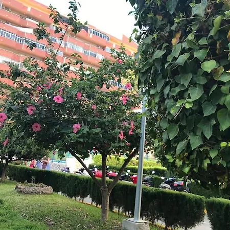 Cosy With Seaviews, Pool Close To Beach. Fuengirola