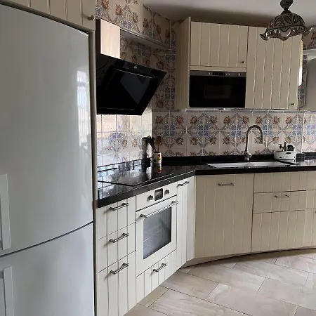 Apartment Cosy With Seaviews, Pool Close To Beach.