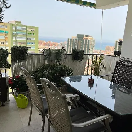 Cosy With Seaviews, Pool Close To Beach. Apartment