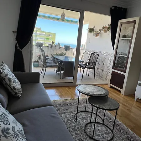 Cosy With Seaviews, Pool Close To Beach.