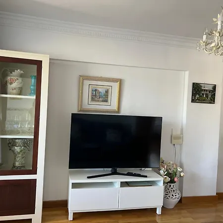 Cosy With Seaviews, Pool Close To Beach. Apartment