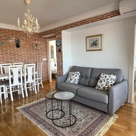 Cosy With Seaviews, Pool Close To Beach. Apartment *